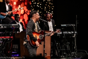 Todd Dulaney at 95.7 Hallelujah FM Worship Christmas 